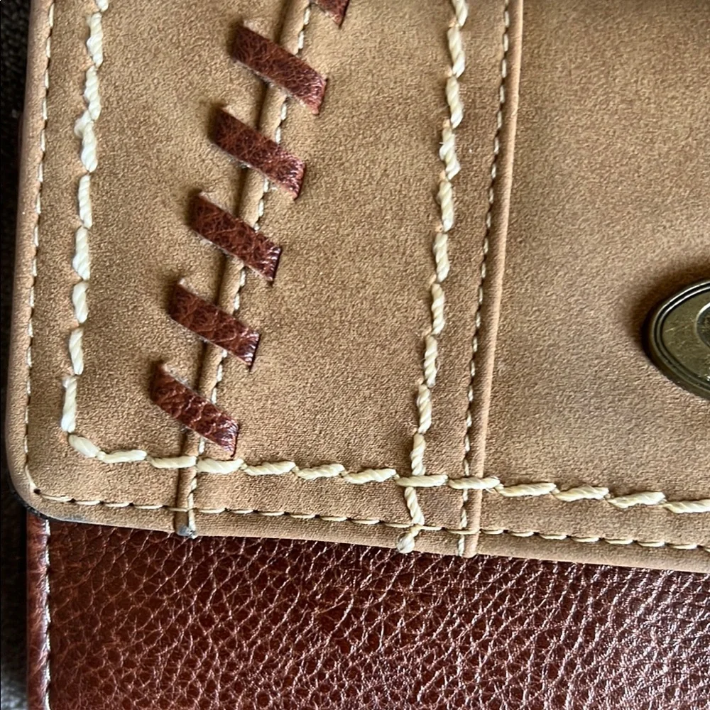 b.o.c.‎ Tan Wallet - Picture 4 of 15